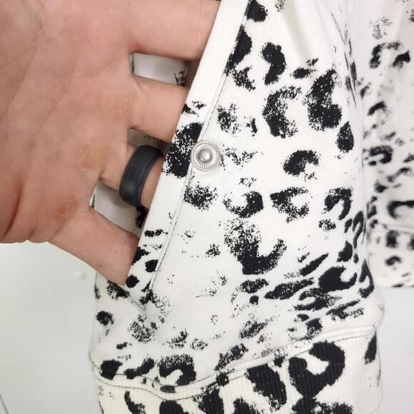 Chicos Jacket Womens S Full Zip Zenergy Athleisure Casual Weekend Exotic Animal - Picture 4 of 9